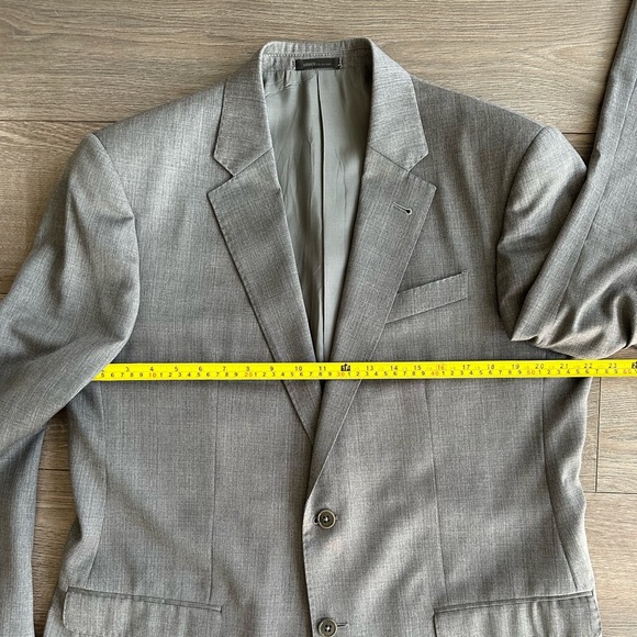 Armani Collezioni G-Line New Basic Two-Piece Wool Suit - Picture 12 of 16